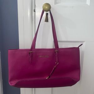 Micheal Kors Pink Purse